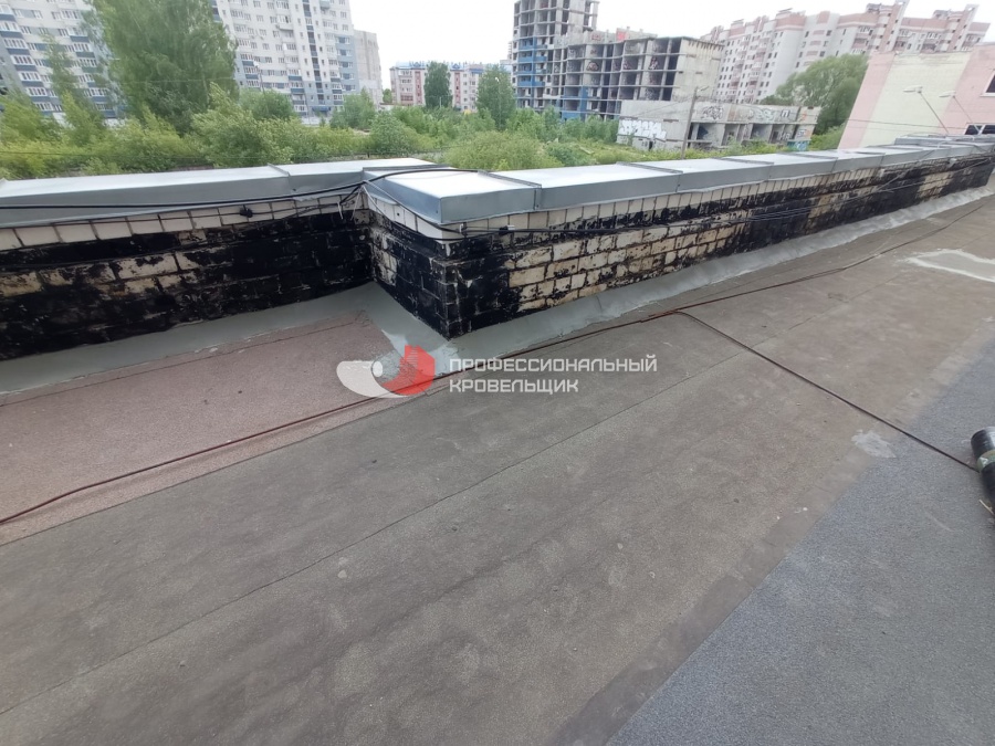 Демонтаж примыканий с востановлением цементно-песчаного бортика